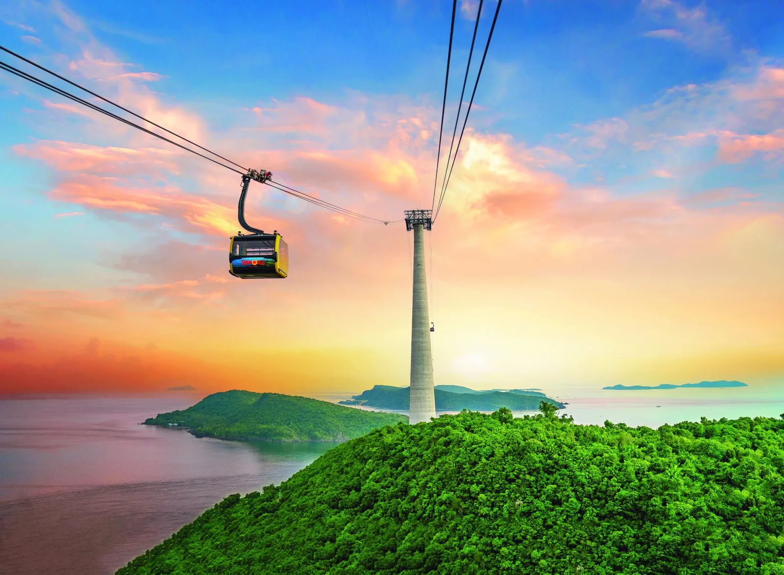 Cabin cáp treo vượt biển trên quần đảo An Thới nhìn từ bờ